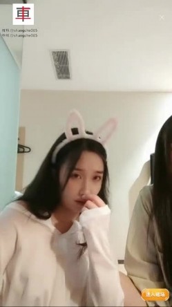 极品高颜冷艳御姐，反差小妈感女主播「金刚护撸娃」「小奶猫」密码房激情淫语撩骚，和姐妹下海大秀，互舔互口假鸡巴互插 截图1