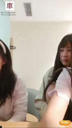 极品高颜冷艳御姐，反差小妈感女主播「金刚护撸娃」「小奶猫」密码房激情淫语撩骚，和姐妹下海大秀，互舔互口假鸡巴互插 截图4