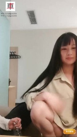 极品高颜冷艳御姐，反差小妈感女主播「金刚护撸娃」「小奶猫」密码房激情淫语撩骚，和姐妹下海大秀，互舔互口假鸡巴互插 截图14