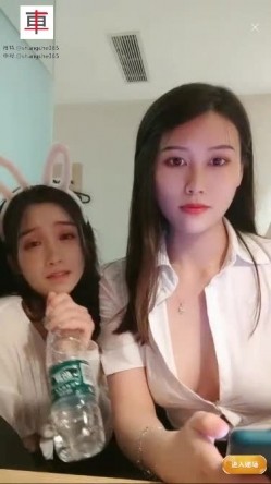 极品高颜冷艳御姐，反差小妈感女主播「金刚护撸娃」「小奶猫」密码房激情淫语撩骚，和姐妹下海大秀，互舔互口假鸡巴互插 截图15