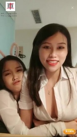 极品高颜冷艳御姐，反差小妈感女主播「金刚护撸娃」「小奶猫」密码房激情淫语撩骚，和姐妹下海大秀，互舔互口假鸡巴互插 截图16