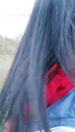 红衣少妇驾车户外野外草地和炮友啪啪 脱掉衣服地上后入骑乘抽插非常诱人 截图7
