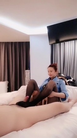 半糖主播【全国女神】极品巨乳丰满车模，这颜值太顶了，全身肉肉都长对了地方，自慰操逼生活淫语不断诱惑 福利128V！ 截图10