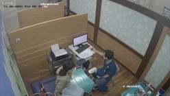 黑客破解医院摄像头偷窥妇科诊疗室络绎不绝来做阴道检查的少妇 截图2