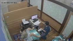 黑客破解医院摄像头偷窥妇科诊疗室络绎不绝来做阴道检查的少妇 截图3