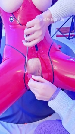 【超美高端 ️罕见露脸露点】极品Cos爆机少女『喵小吉』三月新作《人类补奸计划》性感明日香的使徒榨汁 超清4K原版 截图2