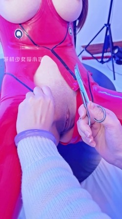 【超美高端 ️罕见露脸露点】极品Cos爆机少女『喵小吉』三月新作《人类补奸计划》性感明日香的使徒榨汁 超清4K原版 截图3