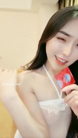 长得像大明星韩雪，颜值数一数二的清纯女神，还是个一线天美鲍，说话声音太嗲太好听了，全方位展示自己的美穴 截图4