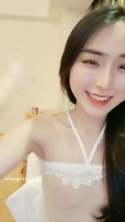 长得像大明星韩雪，颜值数一数二的清纯女神，还是个一线天美鲍，说话声音太嗲太好听了，全方位展示自己的美穴 截图12