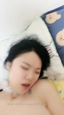 【真实搭讪跟她回家】极品高颜值18岁超靓妹勾搭小哥哥回家打炮啪啪 女仆装诱惑忍不住又干一炮 高清源码录制 截图2