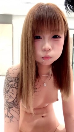 极品翘臀少女，21岁校花新人，双人实战啪啪大秀这颜值这屁股，绝了而且角度都很好超色超刺激，撸管神作 截图1