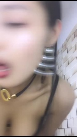 颜值很高的红唇少妇做爱的时候还可以挤出奶水 一边干一边直唿我的小逼里水怎么这么多 截图2
