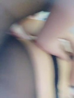 大叔艹婶婶，风骚的老娘们，黑丝口交，怼着大搔穴艹，湿透了这洞口！ 截图13