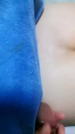 【骚宝未婚女】，SPA养生馆偷拍，阴毛浓密的少妇，按摩几下就水汪汪，无套爆操，抽插爽歪歪 截图6