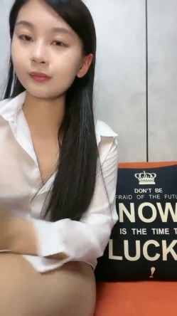 新人校花大学生好骚好漂亮【御御兔兔】肤白貌美长腿佳人，小穴水汪汪毛绒绒好诱惑！ 截图1