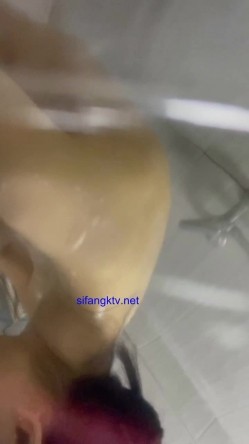 极品反差女大生04年清纯露脸小姐姐【胡椒籽】最新完整视图，金主定制各种COSER裸体骚舞大号道具紫薇脸逼同框 截图9