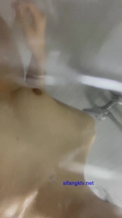 极品反差女大生04年清纯露脸小姐姐【胡椒籽】最新完整视图，金主定制各种COSER裸体骚舞大号道具紫薇脸逼同框 截图15