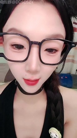 舞蹈系校花学妹【小涵宝宝】护士制服 丝袜诱惑 抖音风骚舞，道具自慰 截图4
