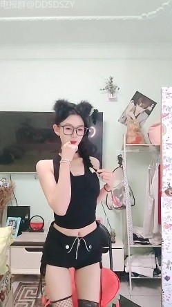 舞蹈系校花学妹【小涵宝宝】护士制服 丝袜诱惑 抖音风骚舞，道具自慰 截图12