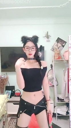 舞蹈系校花学妹【小涵宝宝】护士制服 丝袜诱惑 抖音风骚舞，道具自慰 截图13