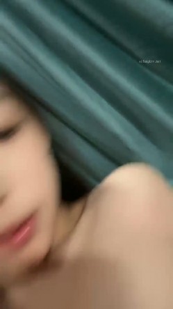 粉丝们~最正宗校花【高考落榜生】被跑友狠狠内射~自慰，身材苗条，小逼逼粉嘟嘟，被蹂躏惨了 截图12