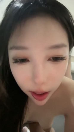 粉丝们~最正宗校花【高考落榜生】被跑友狠狠内射~自慰，身材苗条，小逼逼粉嘟嘟，被蹂躏惨了 截图14