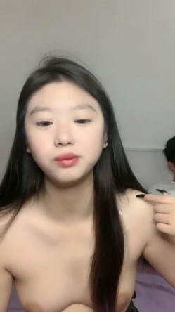 清纯女神！刚下海就被狂操~【西西棒棒】，一眼看着就很舒服的小美女，少女胴体真每秒，啪啪！内射 截图1