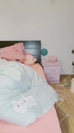 新人，极品良家小少妇，【衣不染尘】，家中独居无聊，喝点酒醉了，各种道具自慰 截图6