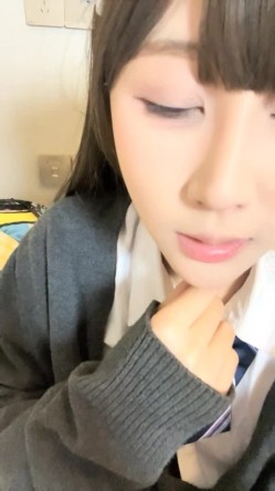 【京鱼儿】，童颜巨乳，颜值天花板，清纯尤物，几十万粉丝女神，这是又出现财务危机了， 截图5