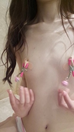 贫乳系福利姬 兰兰酱乳夹和尾巴 截图8