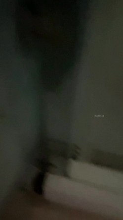 【绿帽狂 ️淫荡妻】细腰肥臀淫妻『短裙无内』美臀人妻与单男啪啪 丈夫在一旁拍摄 抽插特写 全是淫水 高清1080P原版 截图10