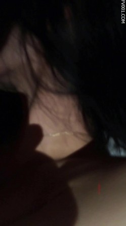 女神和男友的日常啪啪，女生一直害羞一边用手挡住镜头，一边娇滴滴嘤嘤地叫床，女生羞涩害羞有想要的表情，太禁欲了 截图9