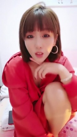 ️精品推荐 ️半糖网红哺乳人妻『蜜桃甜』高清录播13V 超长奶头乳汁喷射大黑牛自慰呻吟 截图2