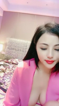 【爆乳女神 ️乳神天下】极品豪乳女神『帕丽丝』09.03 诱惑粉装骚媚欠操 爆乳乱颤 无毛粉穴 穴肉粉粉的 高清源码录制 截图3