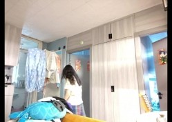 禽兽哥哥用玩具偷拍大一放暑假的妹妹日常换衣服，洗澡。强力推荐 截图8