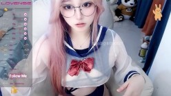嫩乳眼镜美女主播【sweet_18wanwan】戴眼镜的就是不一样 真心骚到不行 截图7