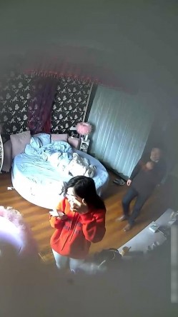 周末清纯漂亮大学生美女甘愿做小三校外开房约会小老板中年大叔全程主动出击女上位连干2炮 截图16