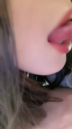 车模下海漂亮小姐姐！抓屌插嘴怼骚穴！主动骑乘位扭动细腰，打桩机爆插，第一视角后入 截图1