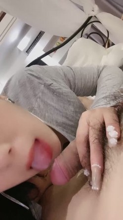 车模下海漂亮小姐姐！抓屌插嘴怼骚穴！主动骑乘位扭动细腰，打桩机爆插，第一视角后入 截图12
