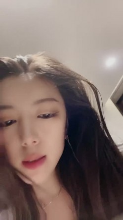 车模下海漂亮小姐姐！抓屌插嘴怼骚穴！主动骑乘位扭动细腰，打桩机爆插，第一视角后入 截图16