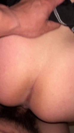 上海高端绿帽癖夫妇「Oliva_couple」极品淫妻皮肤紧致网约单男献妻、夫妻交换多人淫乱 截图5