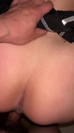 上海高端绿帽癖夫妇「Oliva_couple」极品淫妻皮肤紧致网约单男献妻、夫妻交换多人淫乱 截图6