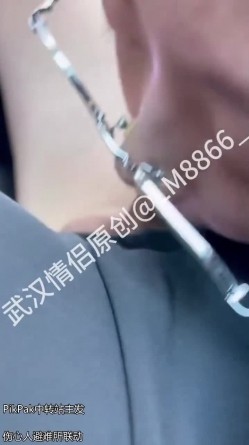 多人淫乱盛宴『027武汉情侣(LM_8866)』两个小母狗脸对脸被单男多人前后输出 极度淫骚 截图3