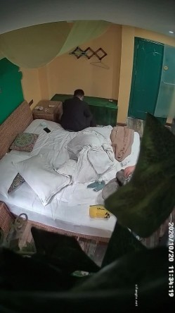 主题酒店蓝绿房偷拍外地来旅游的情侣小哥陌生环境热身很久才能勃起做爱 截图16