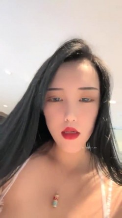 178胸膜！~【傲胸新木优子】，KTV土豪淫乱，高端酒店会牛郎！夜生活真是丰富，之前还爱装逼不脱呢 截图8