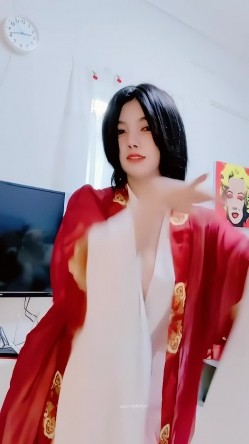 青春无敌，抖音风艺校美少女【杨晓花】定制福利，露脸露点，各种热门BGM裸舞 截图2