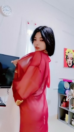 青春无敌，抖音风艺校美少女【杨晓花】定制福利，露脸露点，各种热门BGM裸舞 截图3