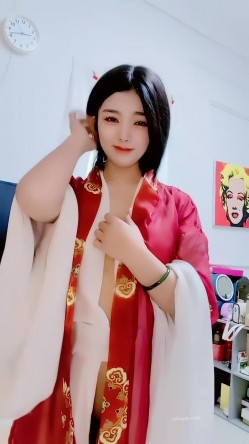 青春无敌，抖音风艺校美少女【杨晓花】定制福利，露脸露点，各种热门BGM裸舞 截图4