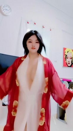 青春无敌，抖音风艺校美少女【杨晓花】定制福利，露脸露点，各种热门BGM裸舞 截图5