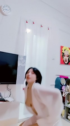 青春无敌，抖音风艺校美少女【杨晓花】定制福利，露脸露点，各种热门BGM裸舞 截图6